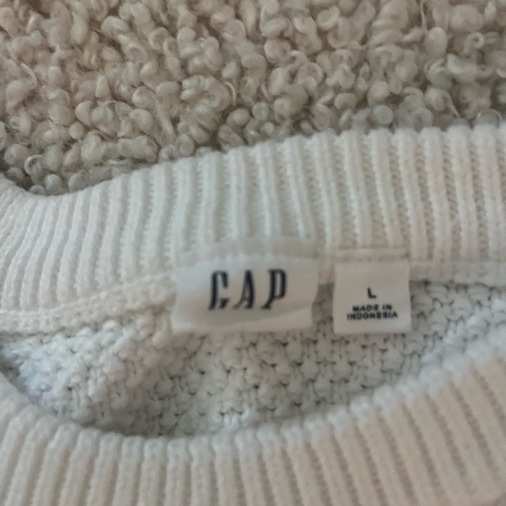 GAP white Textured Knit Crewneck - Picture 3 of 4